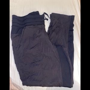 Black lululemon Joggers Size 10